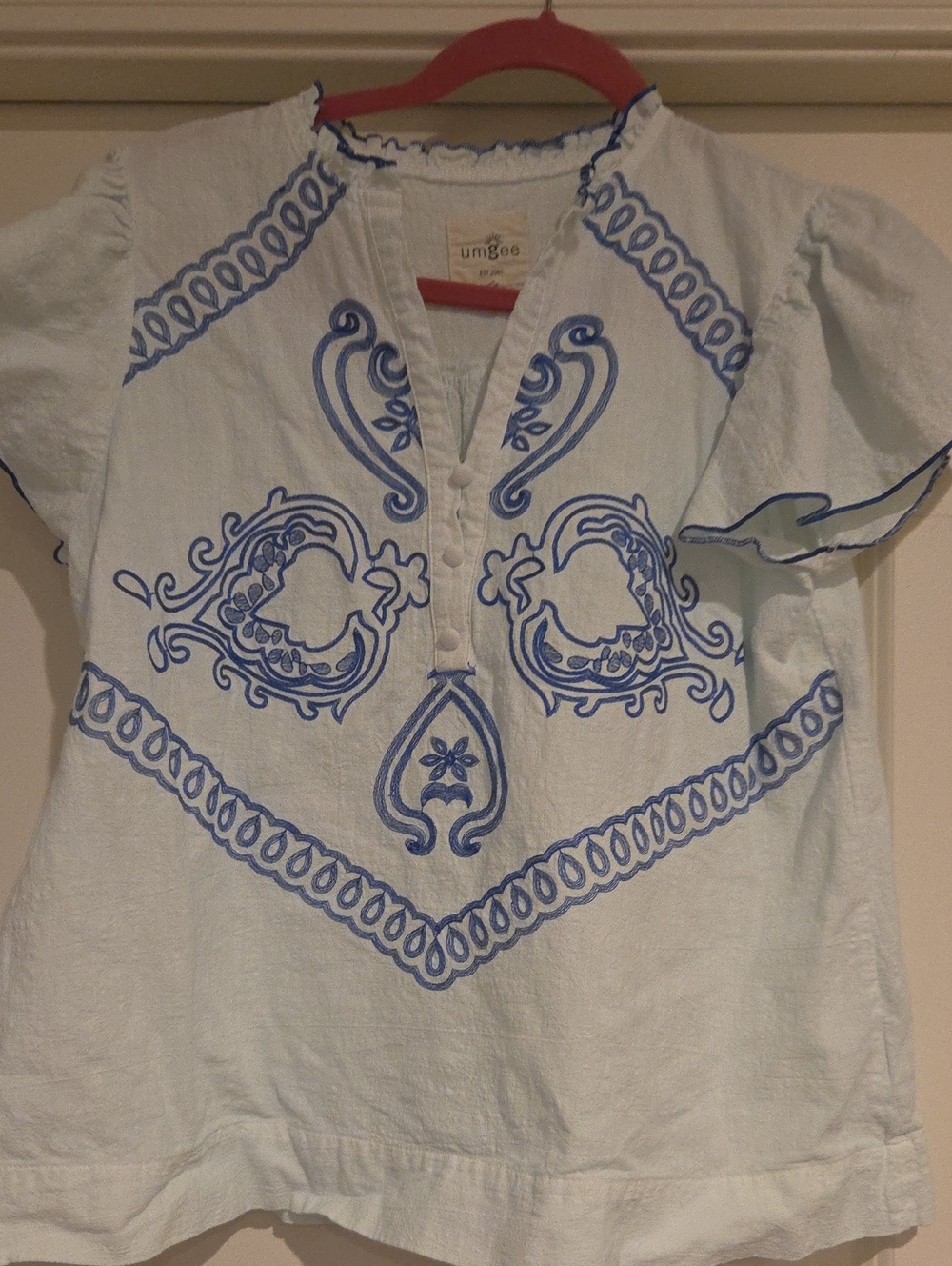 Umgee White Women's Short Sleeve Top with Blue Embroidery
